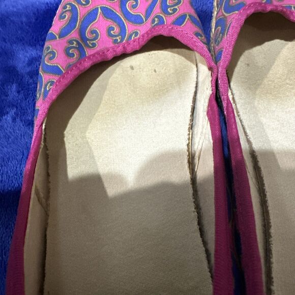 UGG Womens Slip On Flat Pink Blue Swirls Shoes US Size 8 - Picture 12 of 13